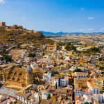 Irlandés arrestado en Lorca tras chocar contra un coche de policía y ser sorprendido con “bolsas llenas de drogas”