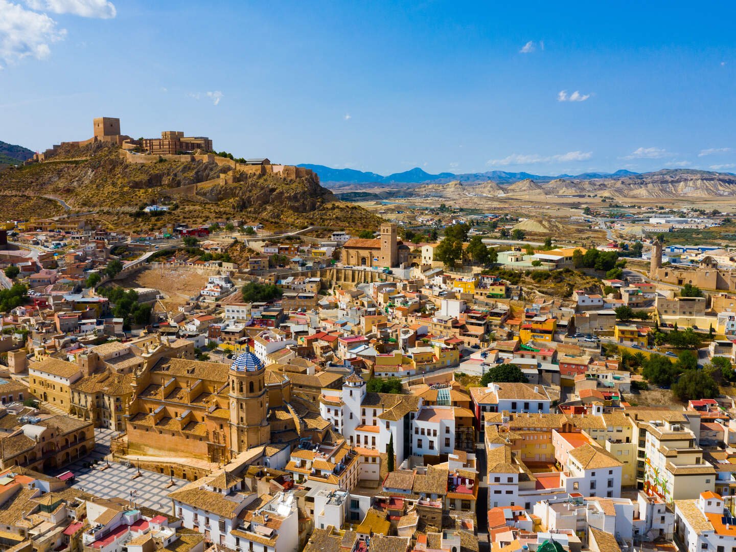 Irlandés arrestado en Lorca tras chocar contra un coche de policía y ser sorprendido con “bolsas llenas de drogas”