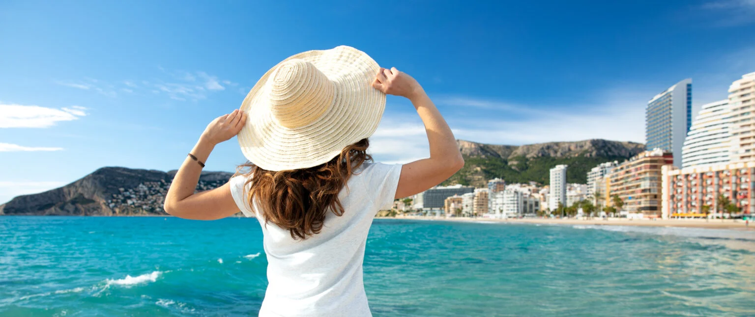 España alcanza un nuevo récord de turistas extranjeros con 97 millones de visitantes en 2025