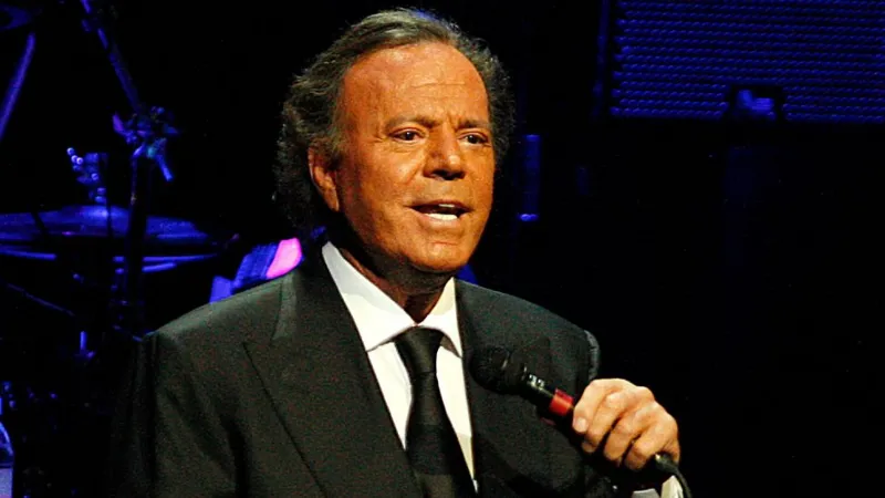 Los fiscales españoles archivan la denuncia por agresión sexual contra Julio Iglesias
