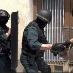 Tiroteo, accidente de coche y hachís escondido en un contenedor: la historia de un fallido robo de drogas en Mijas