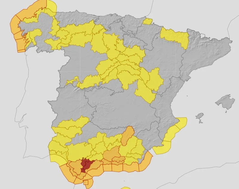 Alerta meteorológica roja en la Costa del Sol por la tormenta Leonardo, con evacuaciones preventivas