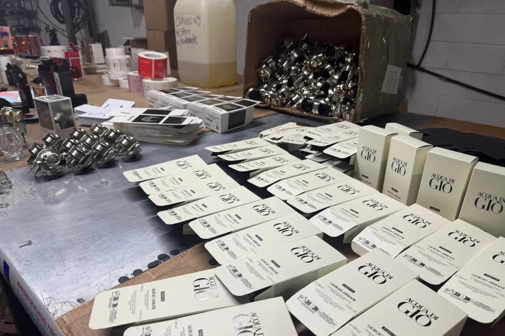 Descubren en el norte de España la mayor fábrica ilegal de perfumes falsificados de Europa